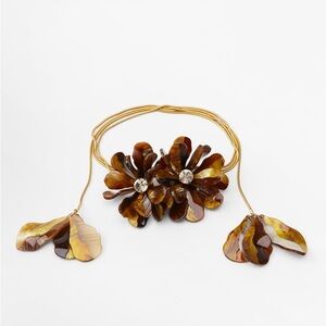 Zara resin flower necklace